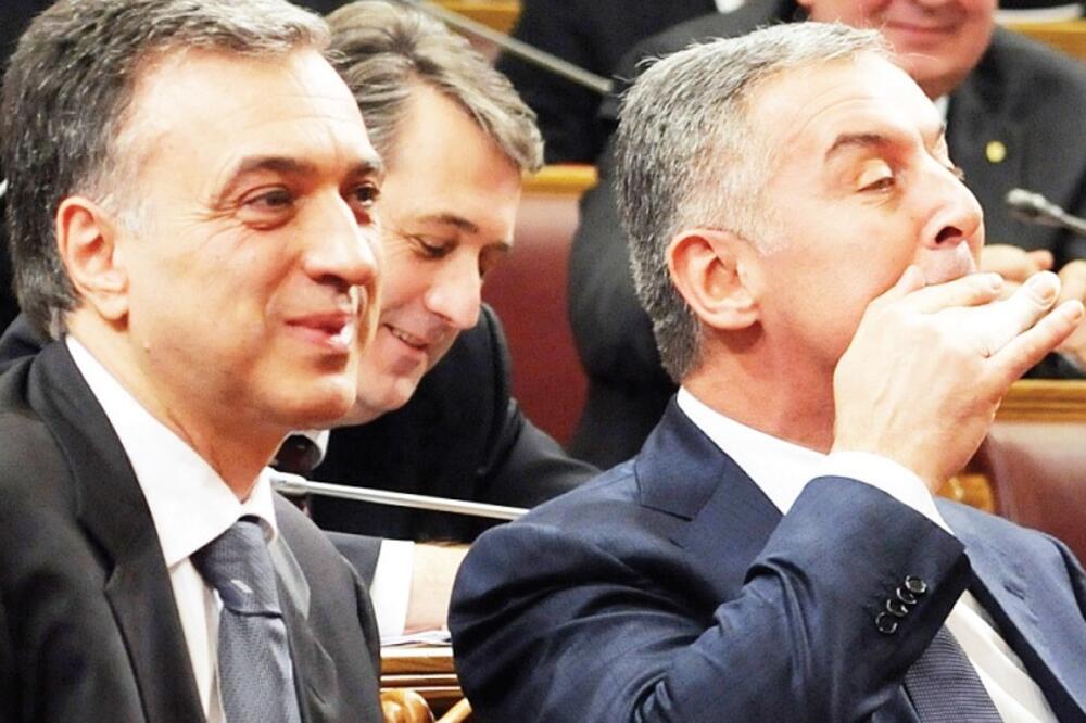 Filip Vujanović, Milo Đukanović (Art)