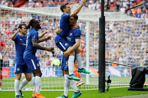 Čelsi u finalu, Žiru i Morata riješili probleme protiv Sautemptona