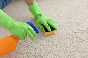 Najbolji način za čišćenje tepiha: Evo kako da se riješite mrlja