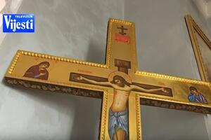 Veliki pozlaćeni krst za Saborni hram u Danilovgradu: Prošao i...