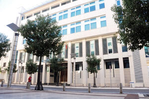 Veće plate i telefonski računi