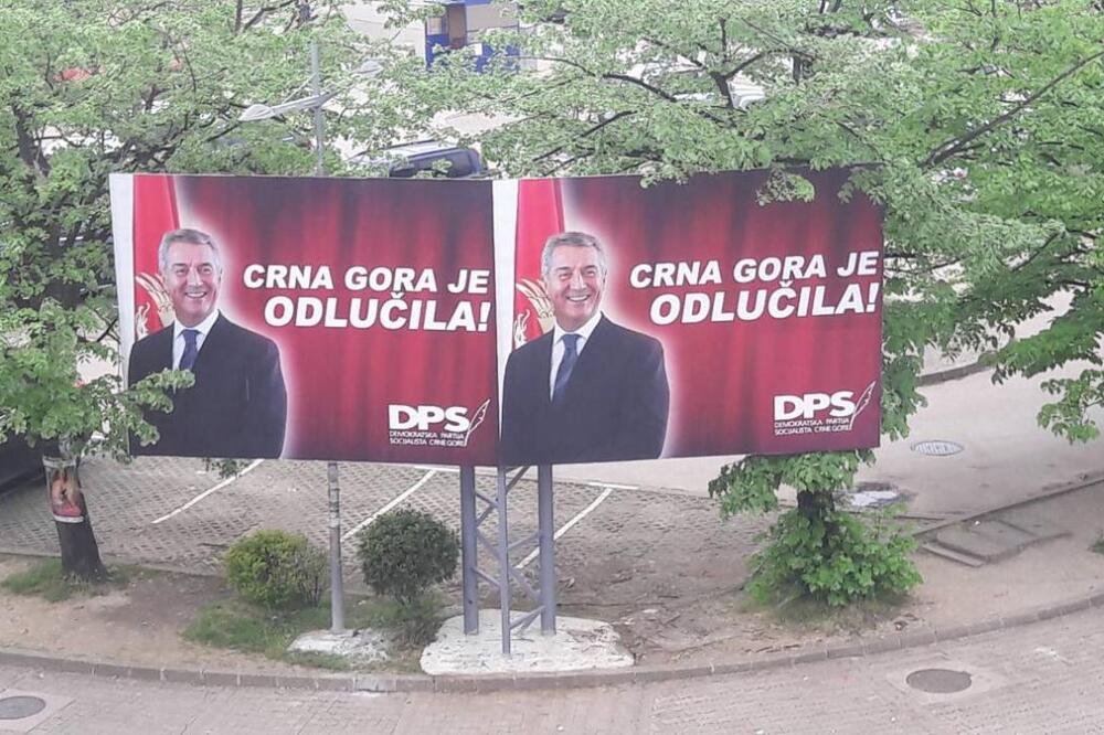 Milo Đukanović bilbord Bar, Foto: Neven Leković