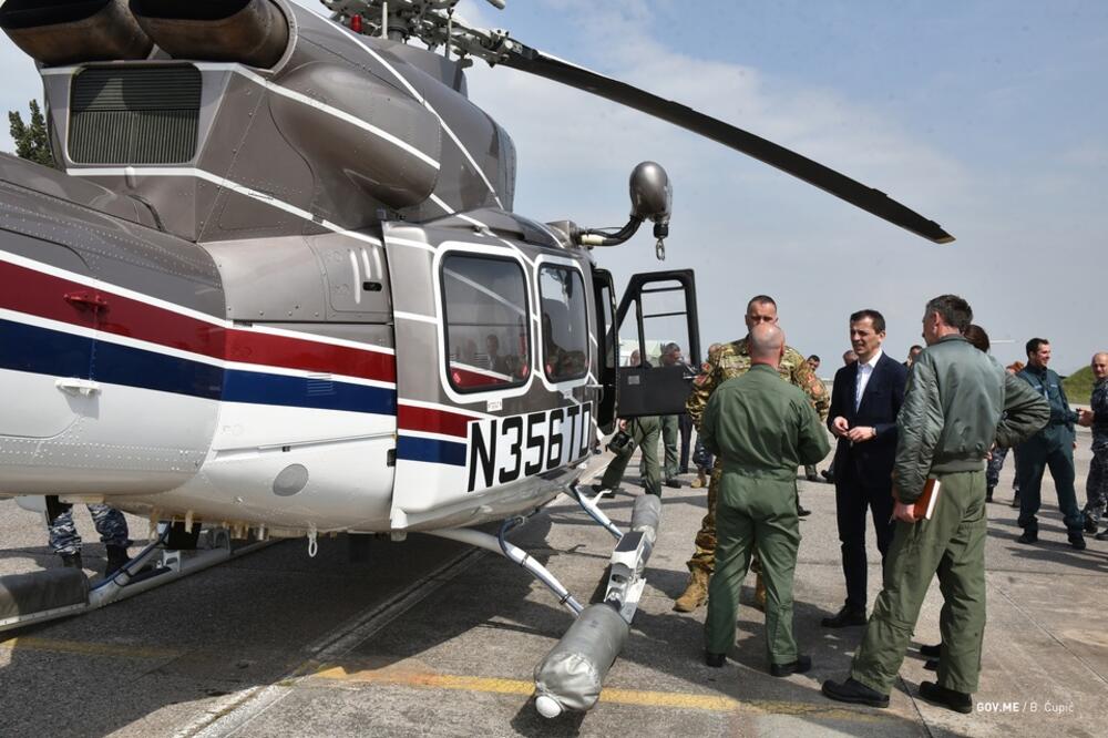 Predrag Bošković, helikopter bell, Foto: Ministarstvo odbrane