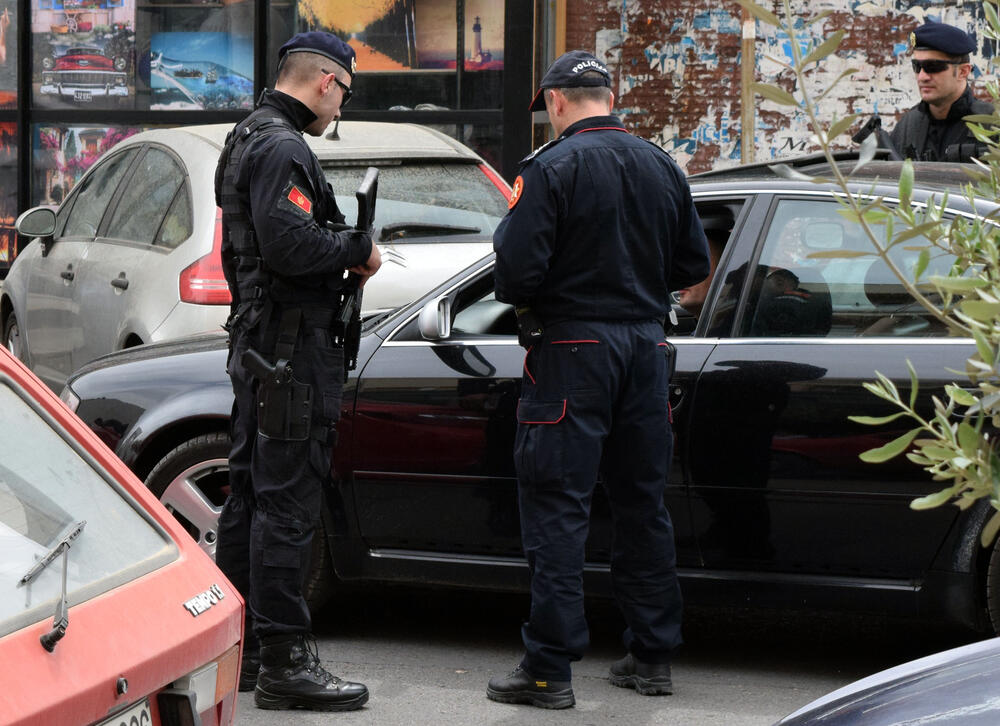 policija Podgorica, pretres