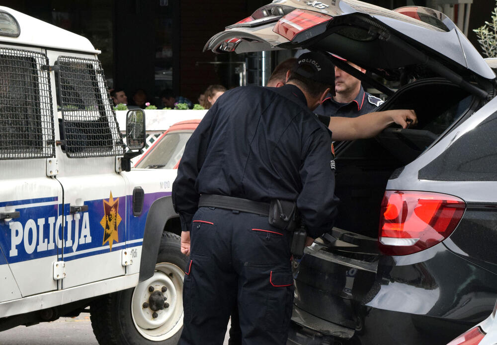 policija Podgorica, pretres