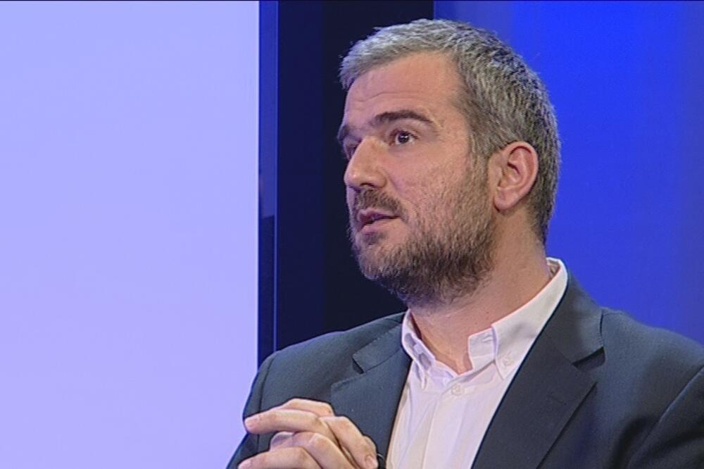 Reflektor, Foto: Screenshot (YouTube)