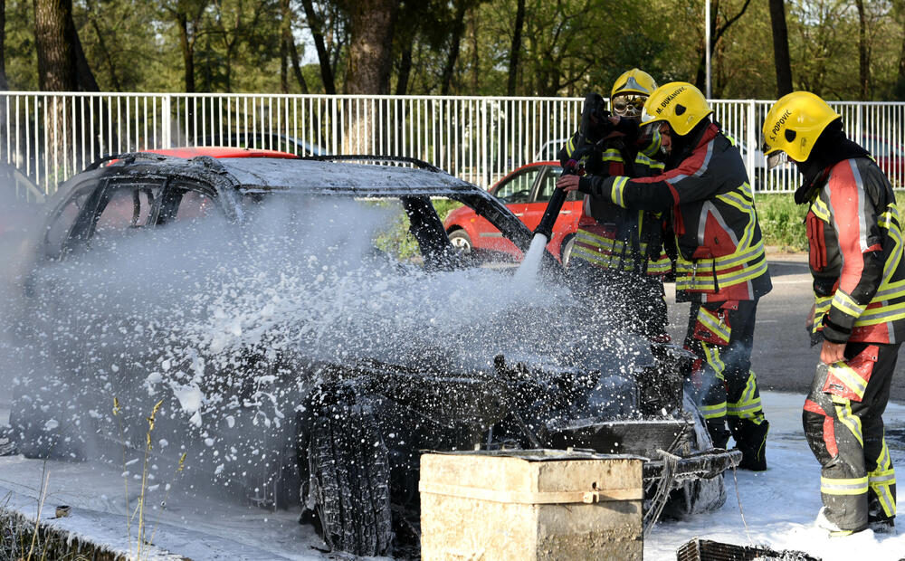 Predrag Jovović zapaljen automobil