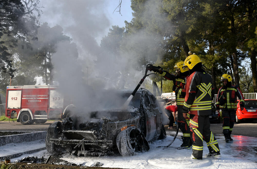 Predrag Jovović zapaljen automobil