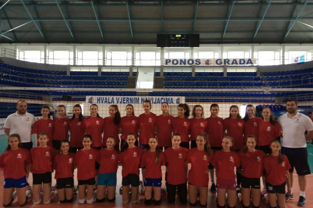 Ženska pionirska odbojkaška reprezentacija, Foto: OSCG