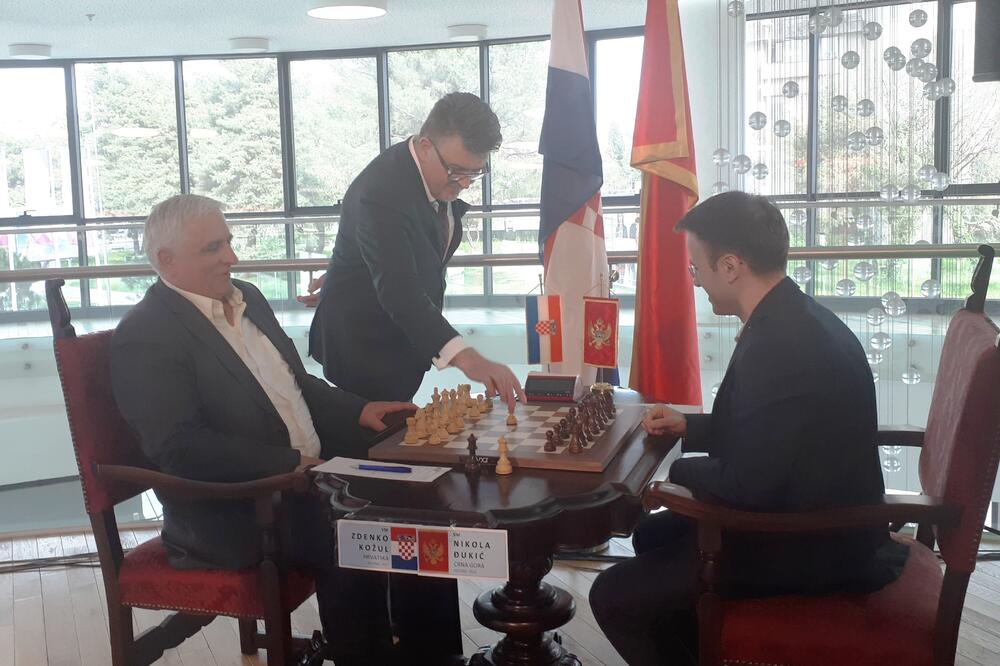 Zdenko Kožul, Nikola Đukić i Veselko Gubišić, Foto: Šahovski savez Crne Gore