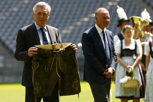 Anćeloti čestitao titulu Bajernu