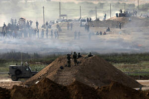 Izraelski tenkovi i snajperisti zauzeli pozicije duž granice Gaze