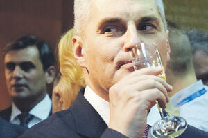 Brajović pravoslavnim vjernicima čestitao uskršnje praznike