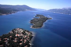 Rusi počeli da plaćaju milionski dug Tivtu