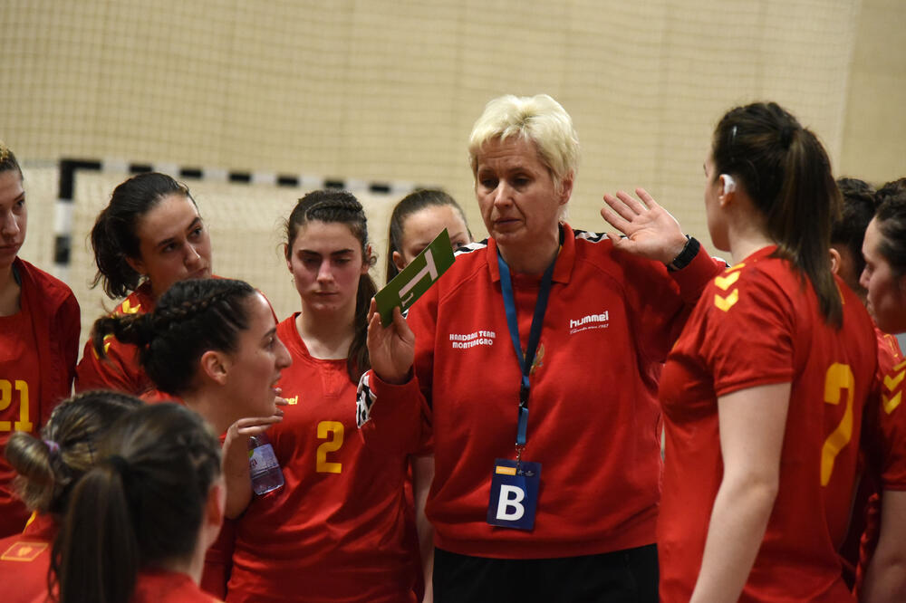 Ženska juniorska rukometna reprezentacija, Foto: Boris Pejović