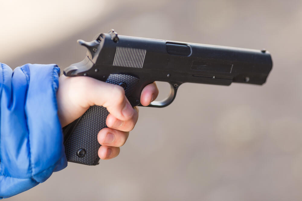 pištolj dijete, Foto: Shutterstock