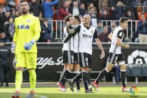 Valensija nastavila seriju, Betis siguran protiv Espanjola