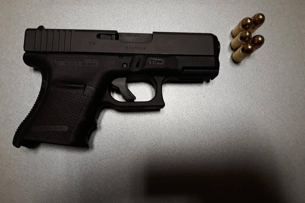 Pištolj, municija, Foto: Uprava policije
