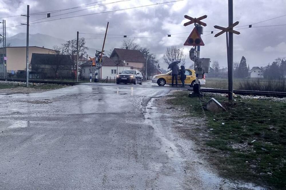 Pružni prelaz, Nikšić, Foto: Svetlana Mandić