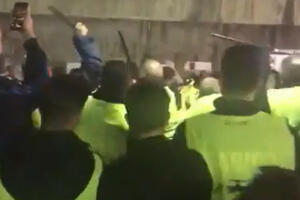 Policijska brutalnost u Barseloni: Pendrecima po navijačima Čelsija