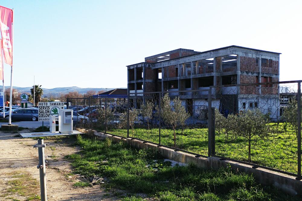 Tivat zemljište, Foto: Siniša Luković