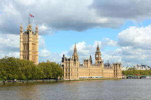 London: Policija ispituje sumnjivi paket u parlamentu