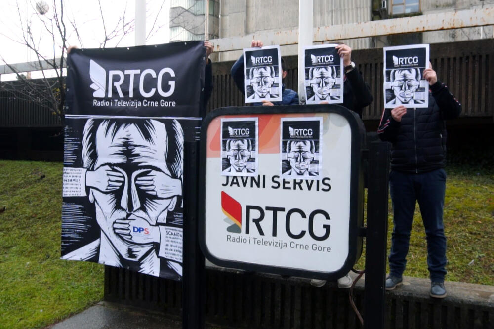 Performans URE ispred zgrade RTCG