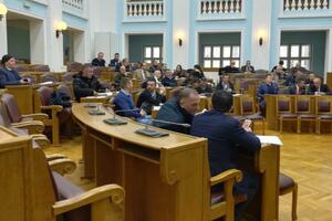 Cetinje: Burne rasprave u parlamentu, URA, Demokrate i SDP...