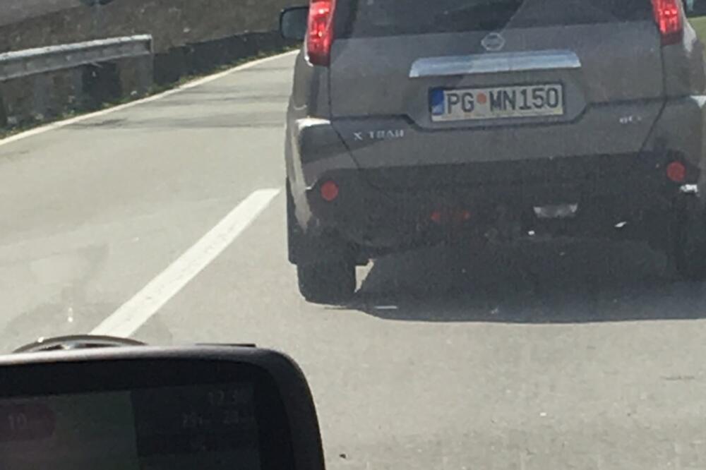 Dragan Kovačević, službeno vozilo, Foto: Čitalac "Vijesti"