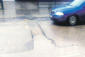 Bar: Ulice raskopane, "što skoriji rok" odavno probijen