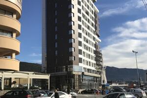 Najveći ilegalni hotel u Budvi: Luksuzni WOW čeka stav Krapovića