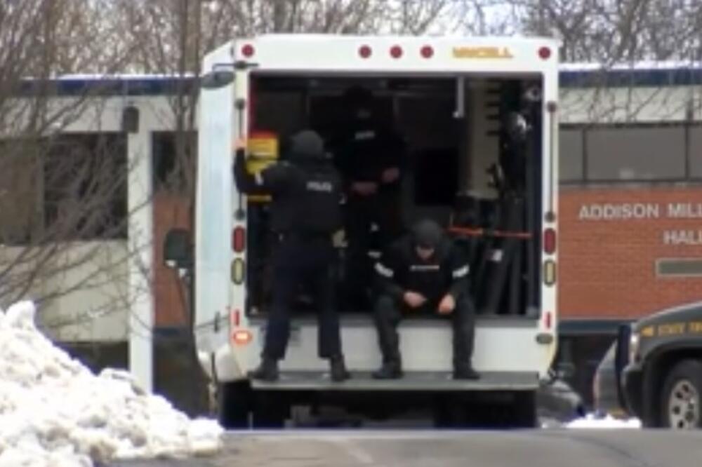 Utika koledž, policija, Foto: Reuters