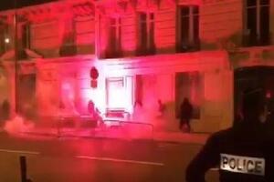 Petarde i baklje prekinule san igračima Reala: Ultrasi iz Pariza...