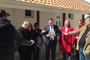 Romske porodice uselile u nove domove u Drenoviku