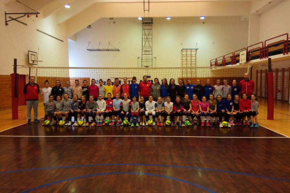 Ženska pionirska odbojkaška reprezentacija, Foto: OSCG