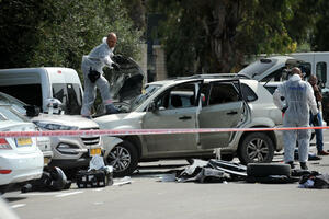 UZNEMIRUJUĆI SADRŽAJ Izrael: Džipom udario policajca, dvojicu...