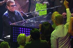 Elton Džon napustio binu zbog nepristojnog obožavaoca