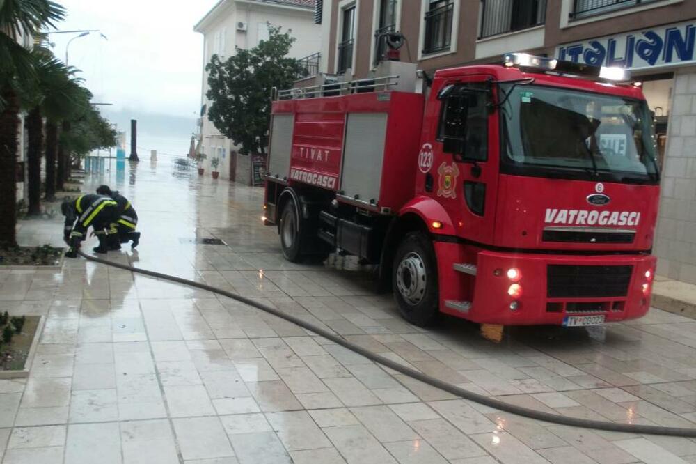 Tivat vatrogasci, Foto: Siniša Luković