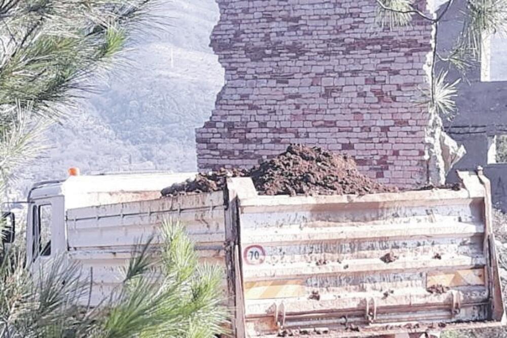 plaža Štrbine, zemlja, Foto: Komunalna policija