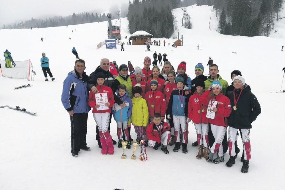 Zlatna lasica, Foto: Privatna arhiva