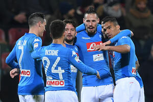 Napoli izrešetao Kaljari za plus četiri u odnosu na Juve