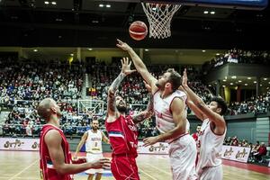 Bizarnost FIBA takmičenja: Srbija jedva protiv Austrije