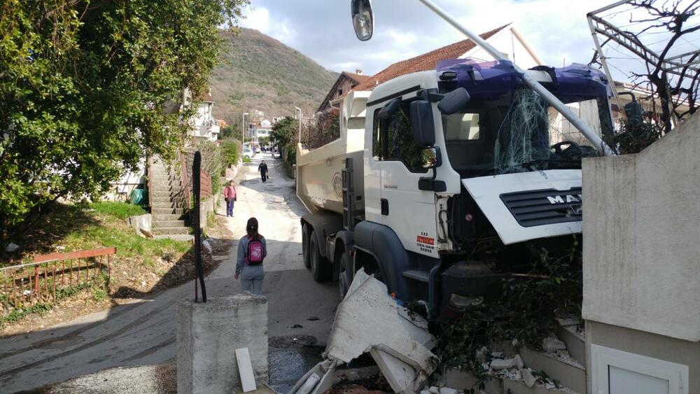 nesreća Tivat, kamion Tivat