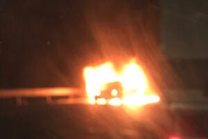 Vatra "progutala" automobil iznad Brajića