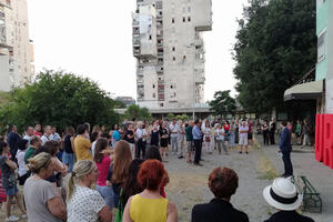 URA predala potpise za referendum: Građani štite Kasarnu Morača