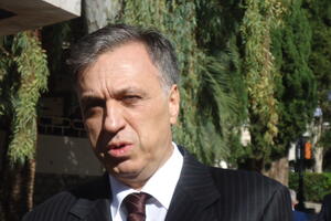 Vujanović žali zbog napada na Ambasadu SAD