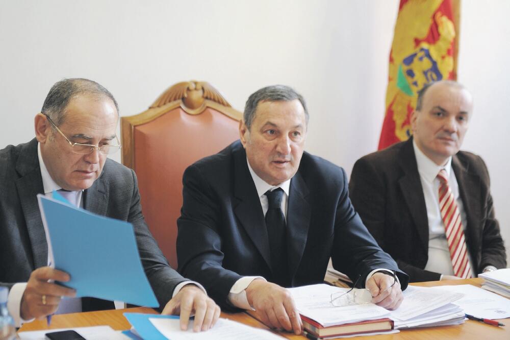 Milutin Simović, Budimir Šaranović (Novine)