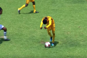 Fudbalska vještina ili podsmijavanje: Pogledajte kako se lopta...