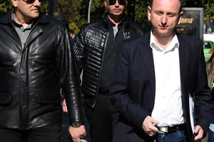 Vujanović može da pomiluje Kneževića i ako to niko ne traži