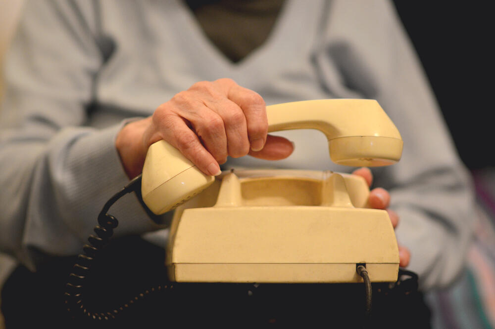 Baka, telefon, Foto: Shutterstock